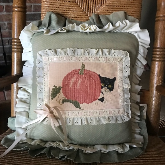 🧡 Rare VTG Handmade Pumpkin Harvest Decor Pillow - Picture 1 of 6
